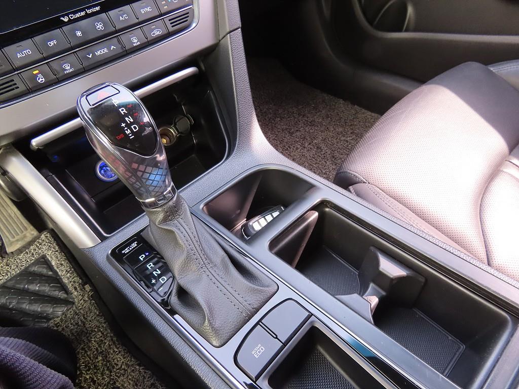 HYUNDAI Sonata - Vista 8