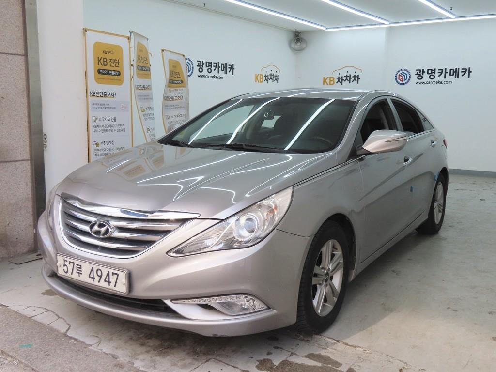 HYUNDAI Sonata - Vista 2