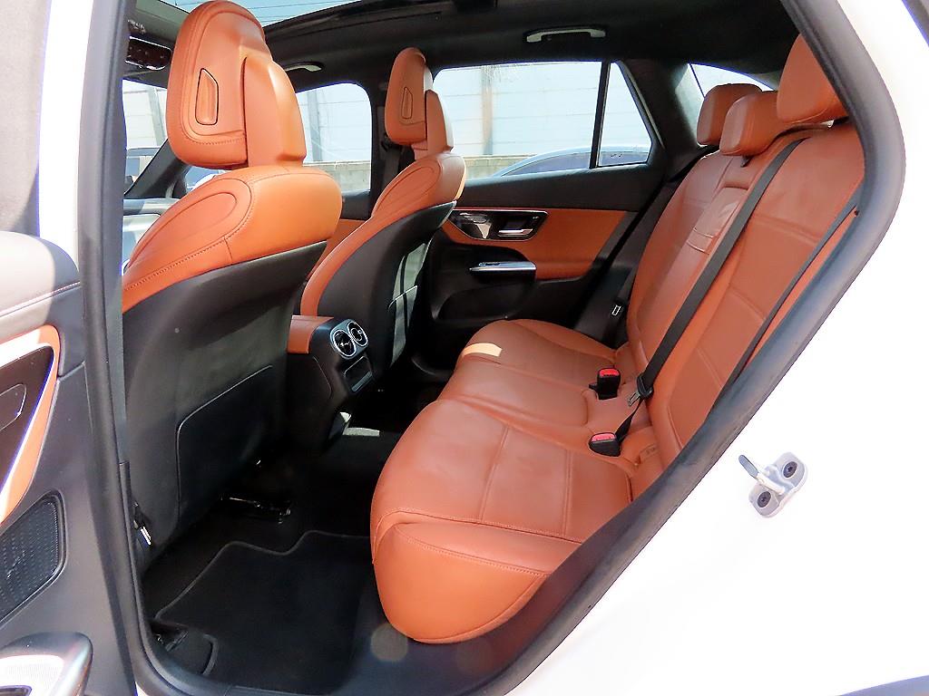 Mercedes Benz GLC Class - Vista 6