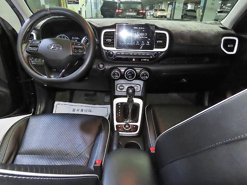 HYUNDAI Venue - Vista 10