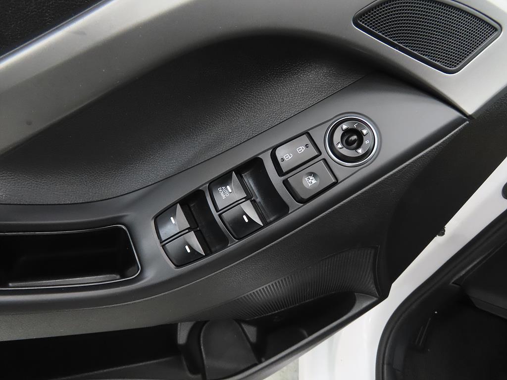 HYUNDAI Avante - Vista 12