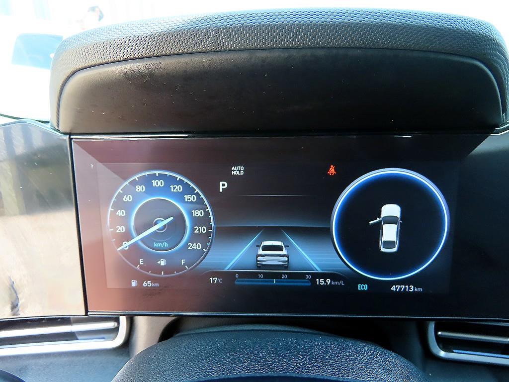 HYUNDAI Avante - Vista 9