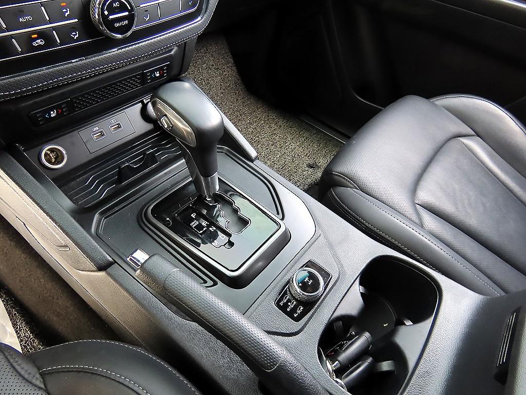 Ssangyong Rexton - Vista 10