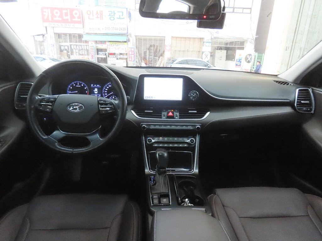HYUNDAI Grandeur - Vista 7
