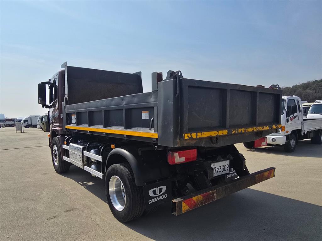 medium and large cargo dump - Vista 5