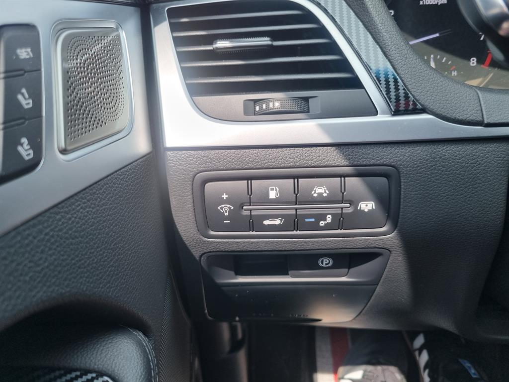 Genesis G80 - Vista 8