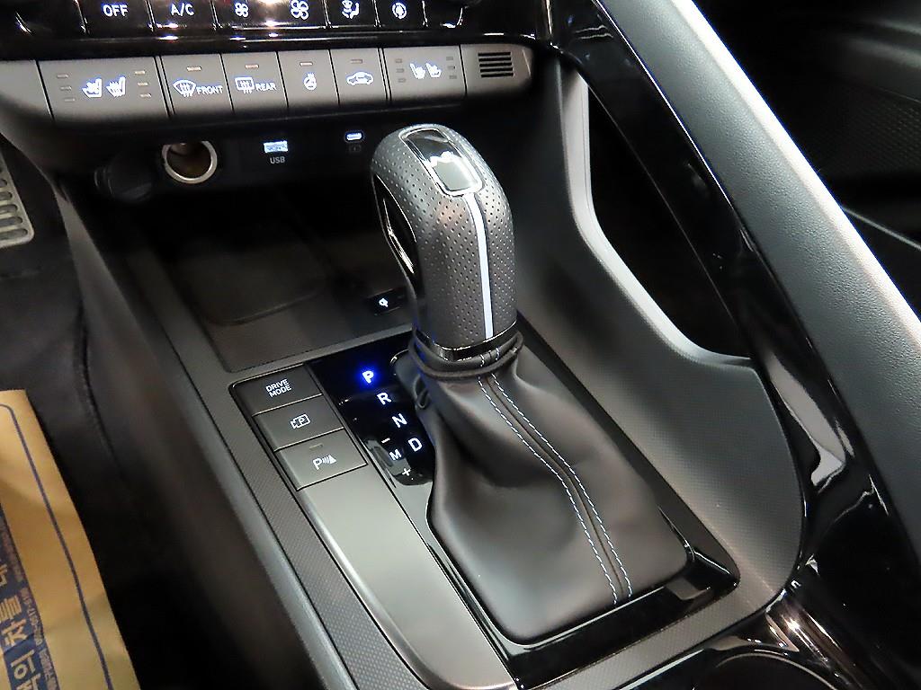 HYUNDAI Avante - Vista 10