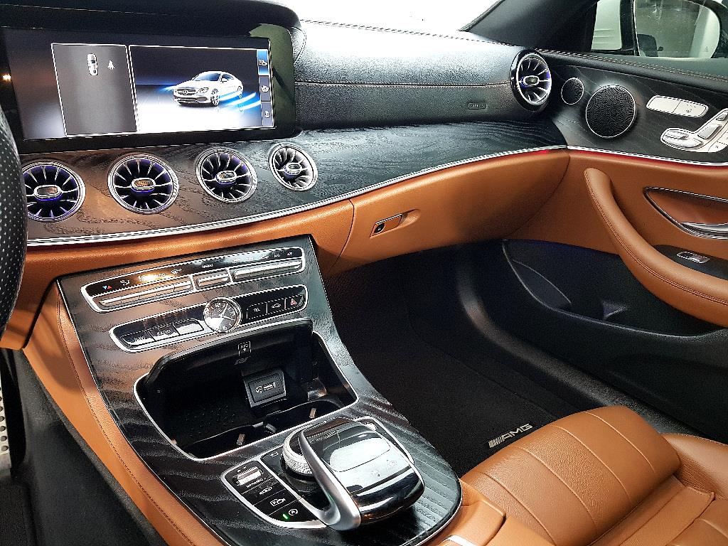 Mercedes Benz E class - Vista 10