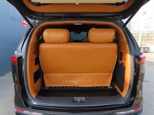 KIA Carnival - Vista 10