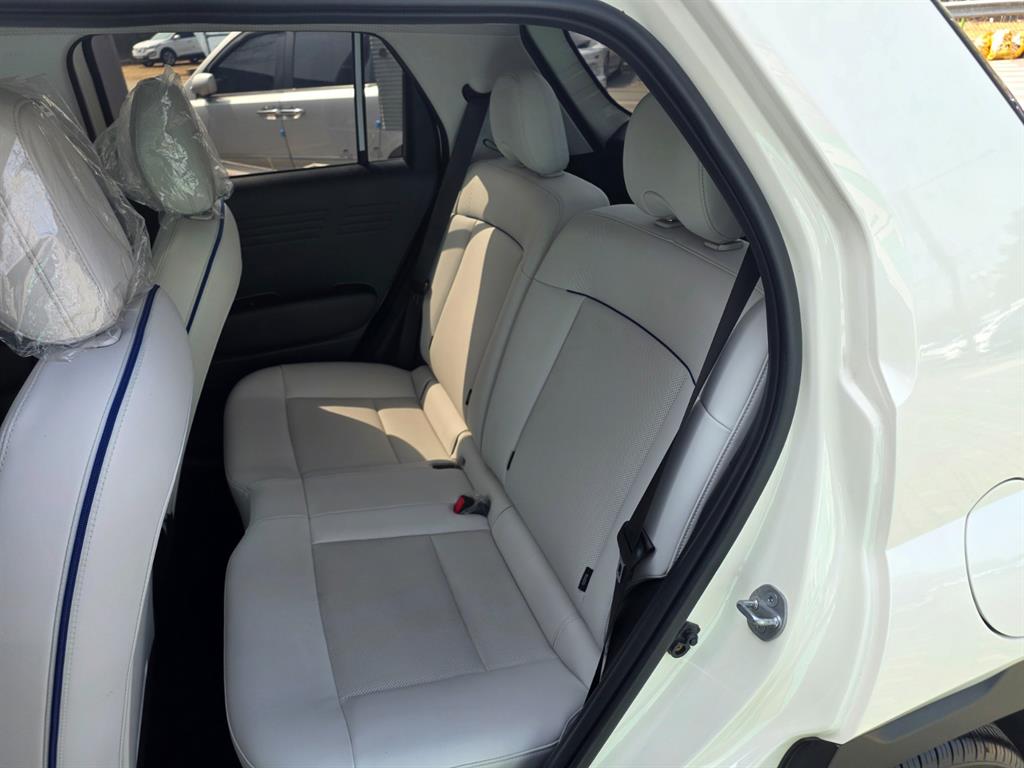 HYUNDAI Casper - Vista 8