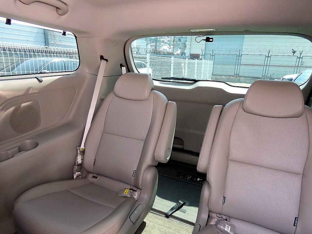 KIA Carnival - Vista 7