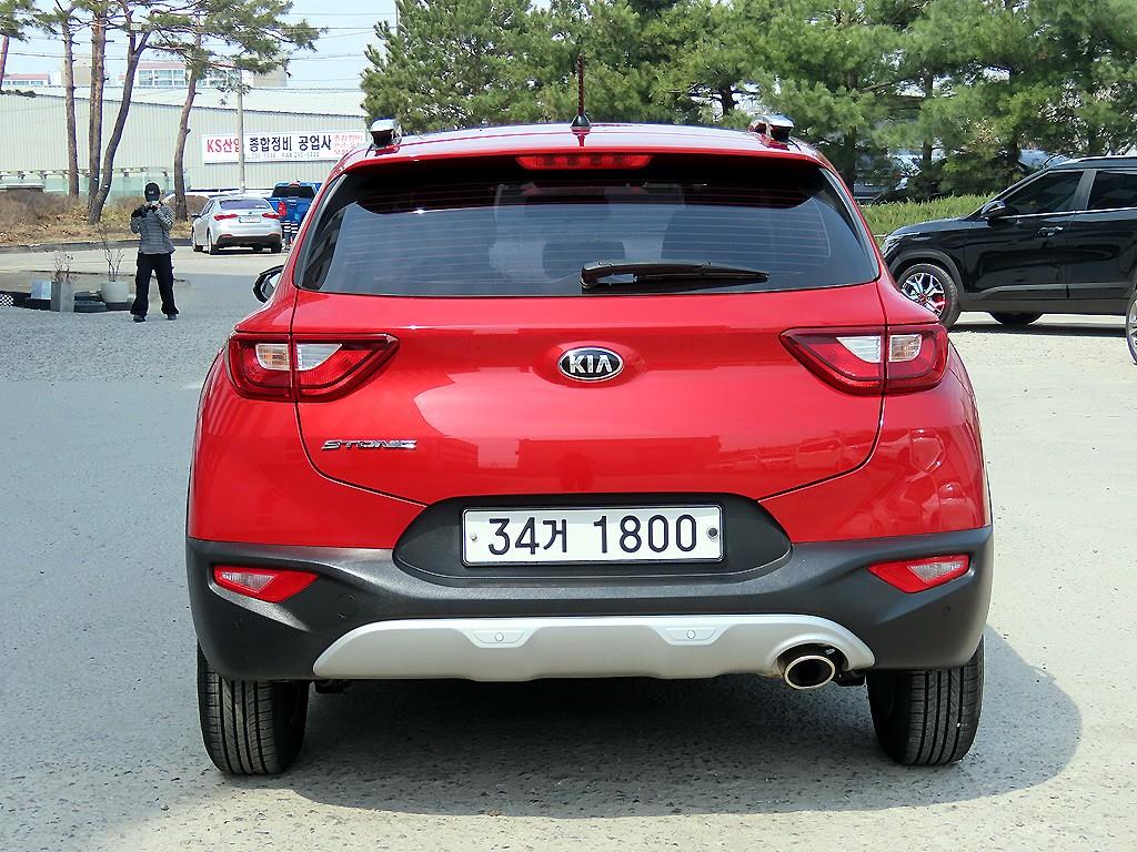 KIA Stonic - Vista 4