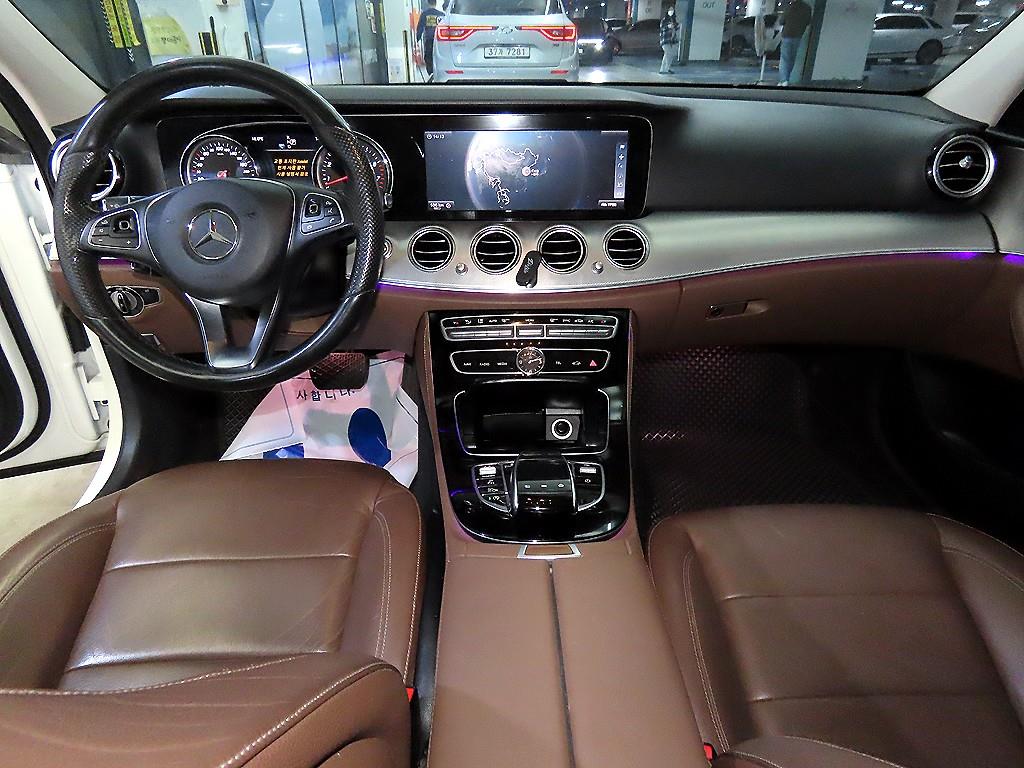 Mercedes Benz E class - Vista 10