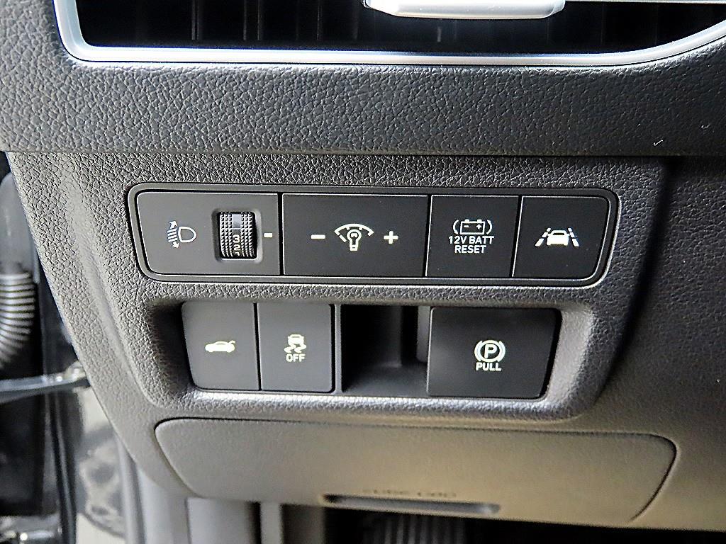 HYUNDAI Sonata - Vista 12