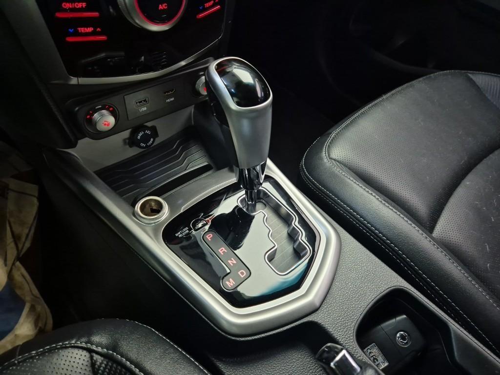 Ssangyong Tivoli - Vista 8