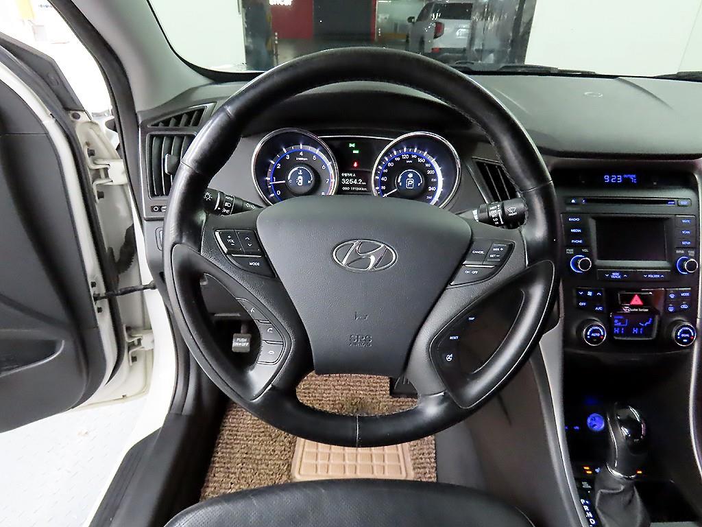 HYUNDAI Sonata - Vista 9