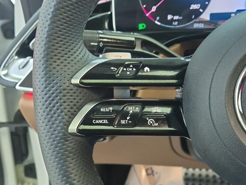 Mercedes Benz E class - Vista 12