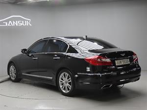 HYUNDAI Genesis - Vista 6