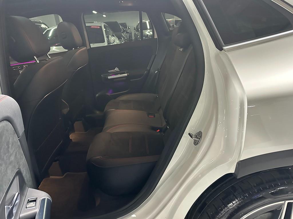 Mercedes Benz GLA Class - Vista 6