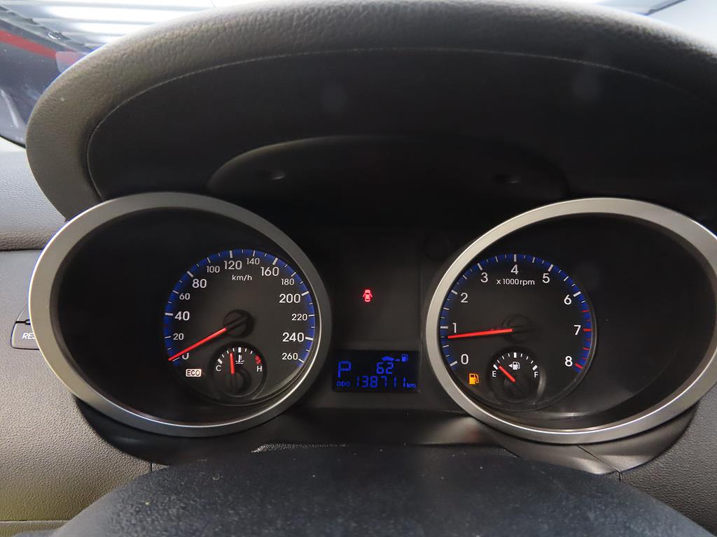 HYUNDAI Genesis - Vista 8