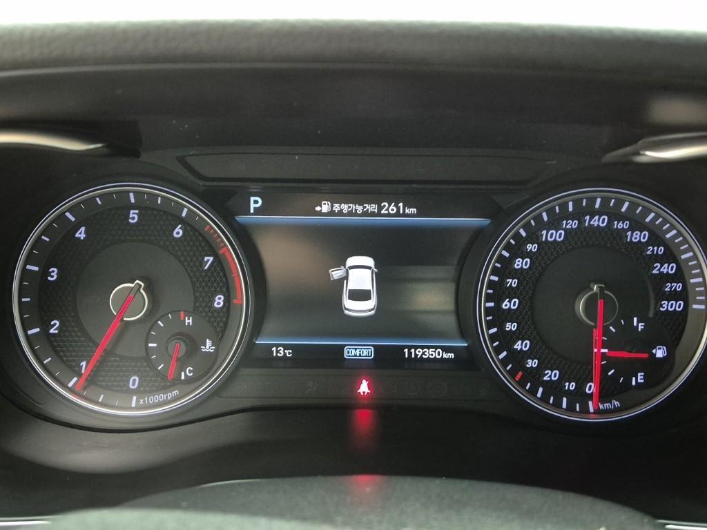 Genesis G70 - Vista 6