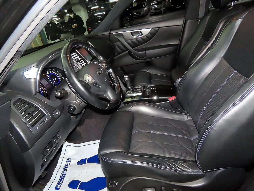 Infiniti QX - Vista 6