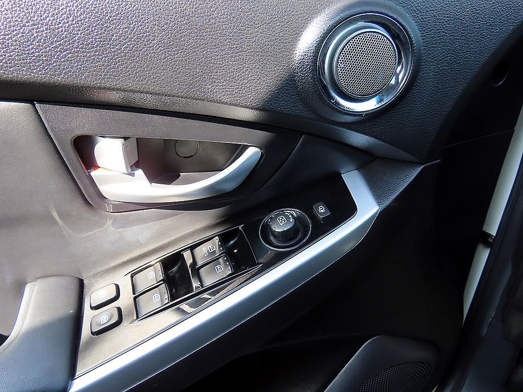 Ssangyong Korando - Vista 11