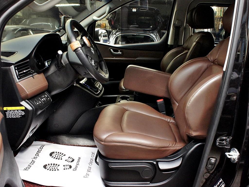 HYUNDAI Starex - Vista 9