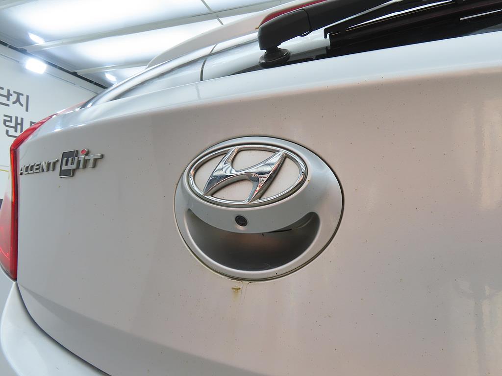 HYUNDAI Accent 2014 Gris - Importación desde Corea - HF Imports Iquique - Foto 19