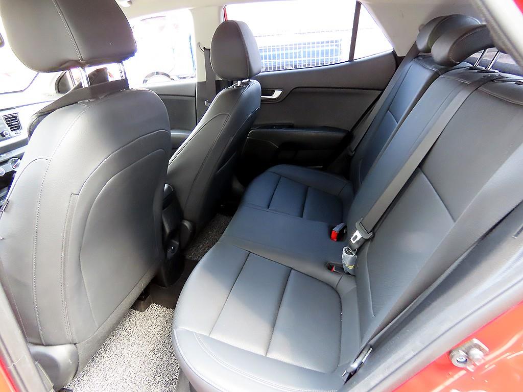 KIA Stonic - Vista 6