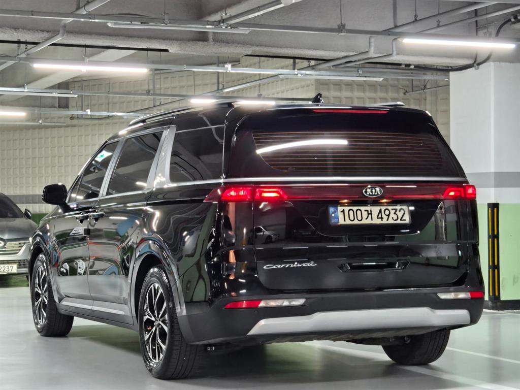 KIA Carnival - Vista 4