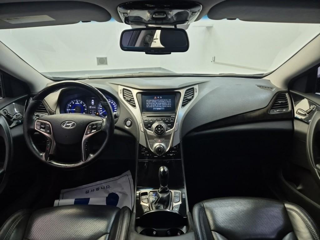 HYUNDAI Grandeur - Vista 7