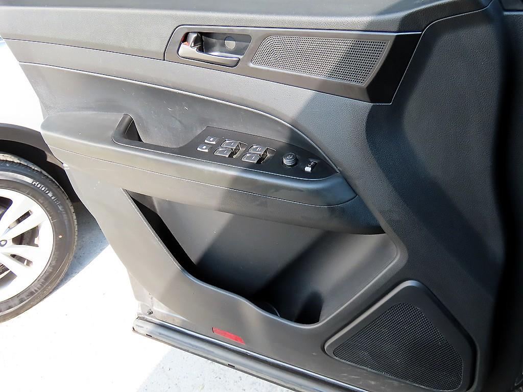 Ssangyong Rexton - Vista 11