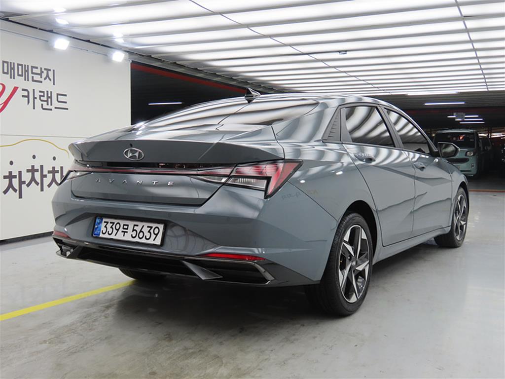 HYUNDAI Avante - Vista 4