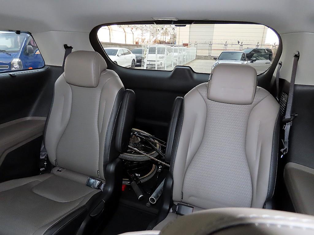 KIA Carnival - Vista 7