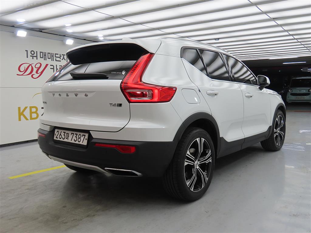 Volvo XC40 - Vista 4