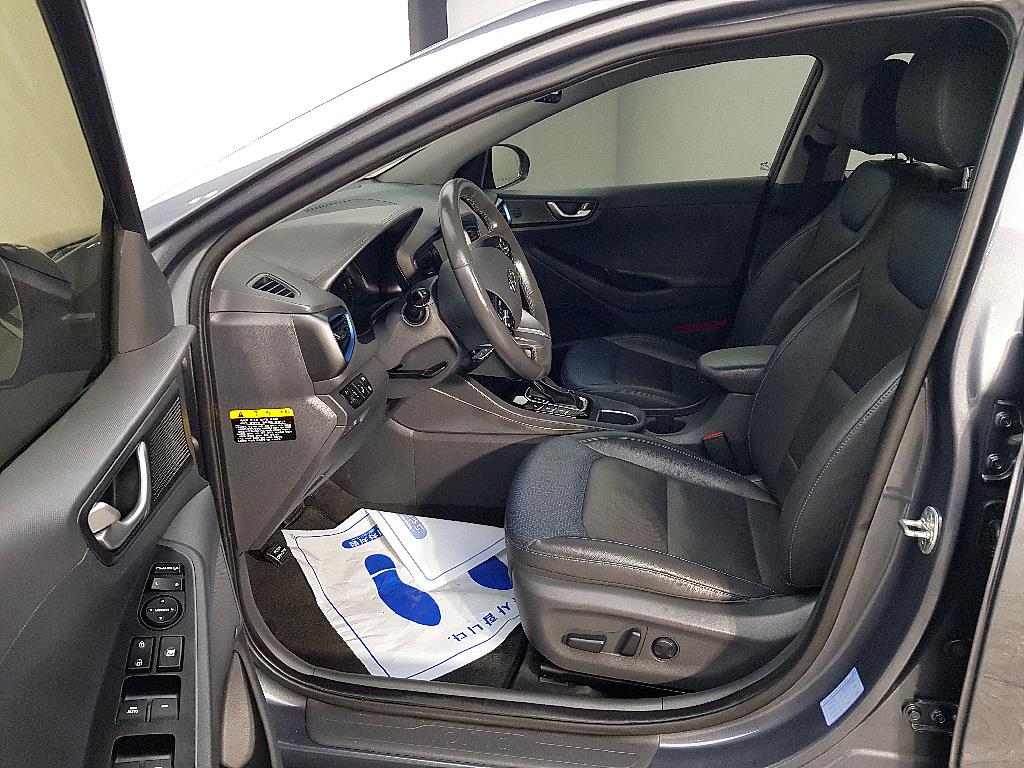 HYUNDAI Ioniq - Vista 7