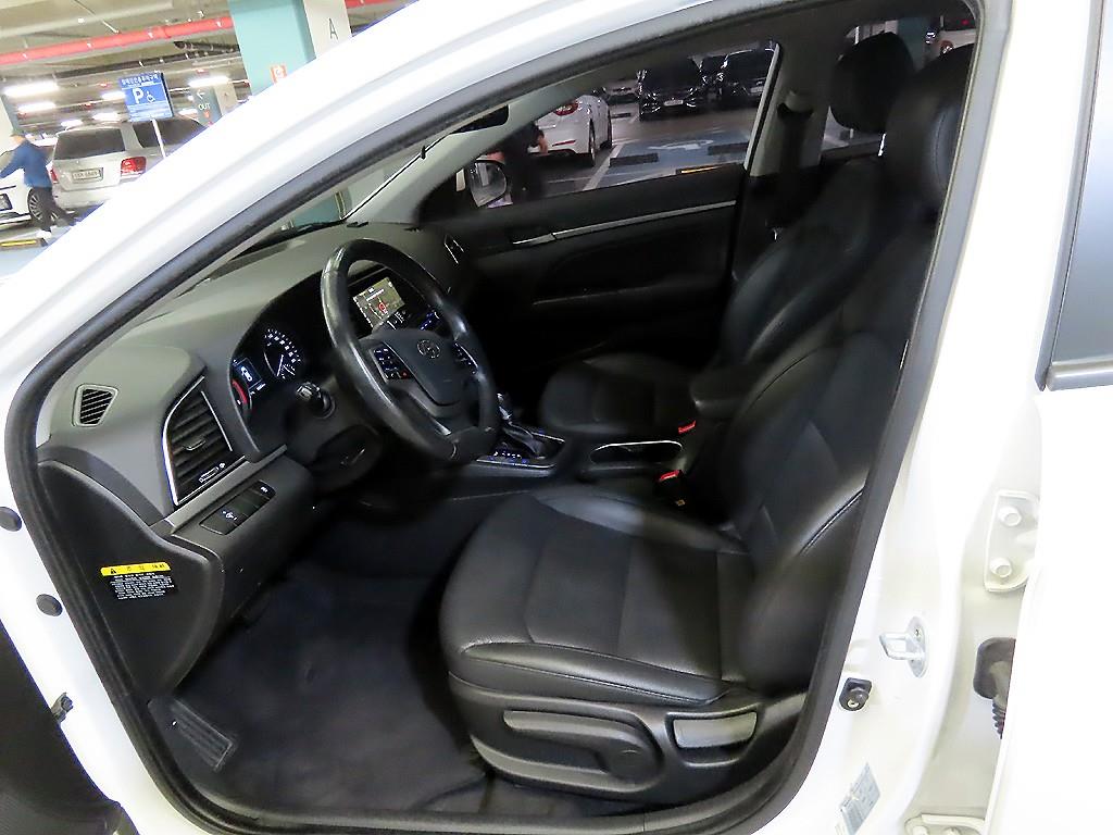 HYUNDAI Avante - Vista 6