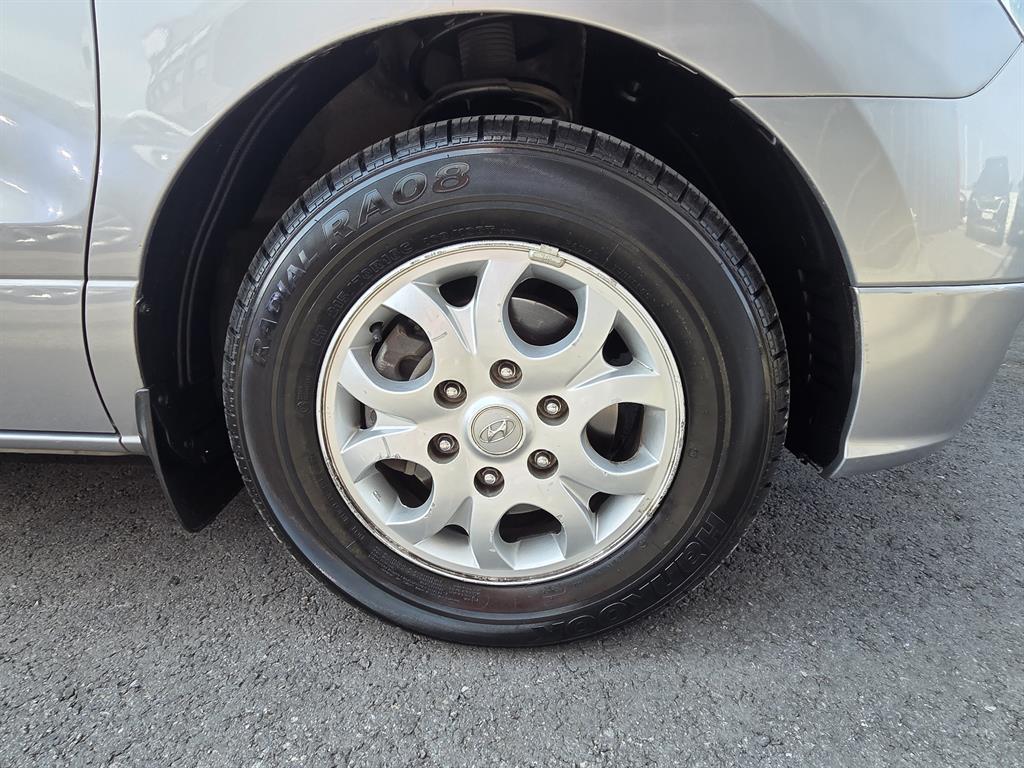 HYUNDAI Starex - Vista 6