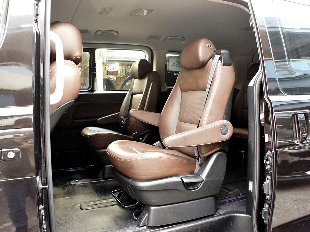 HYUNDAI Starex - Vista 11