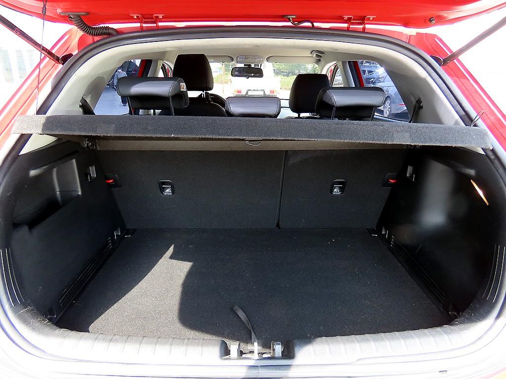 KIA Stonic 2018 Rojo - Importación desde Corea - HF Imports Iquique - Foto 16