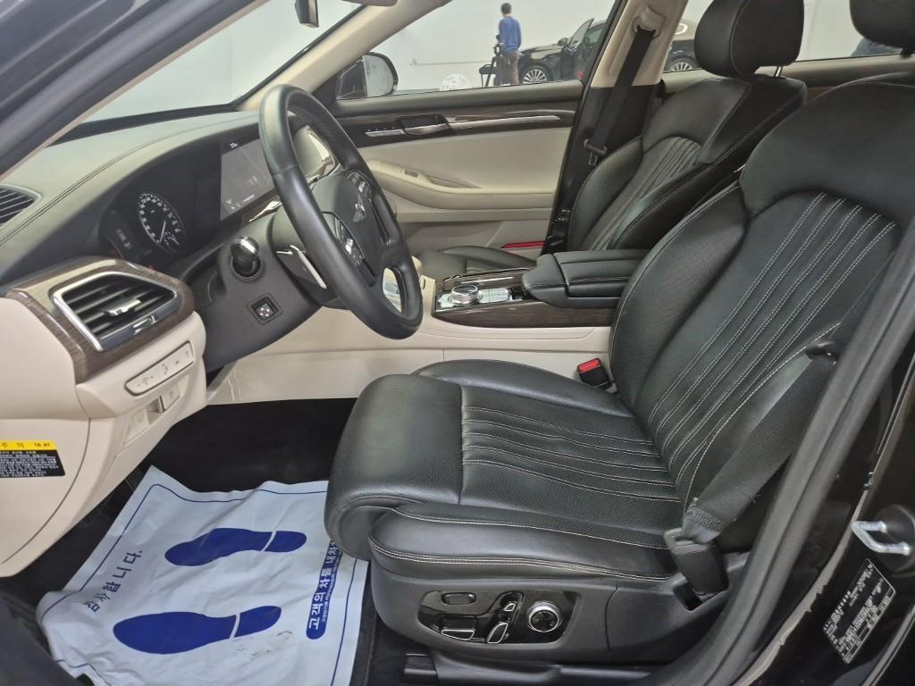 Genesis G90 - Vista 11