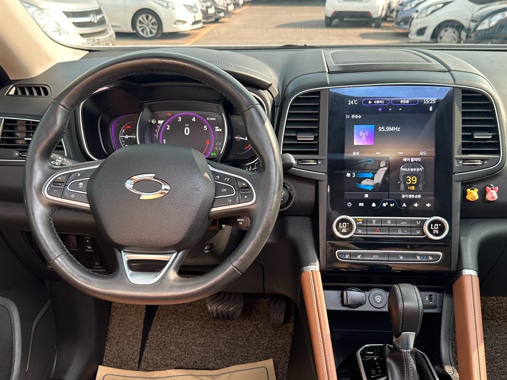 SAMSUNG QM6 - Vista 9