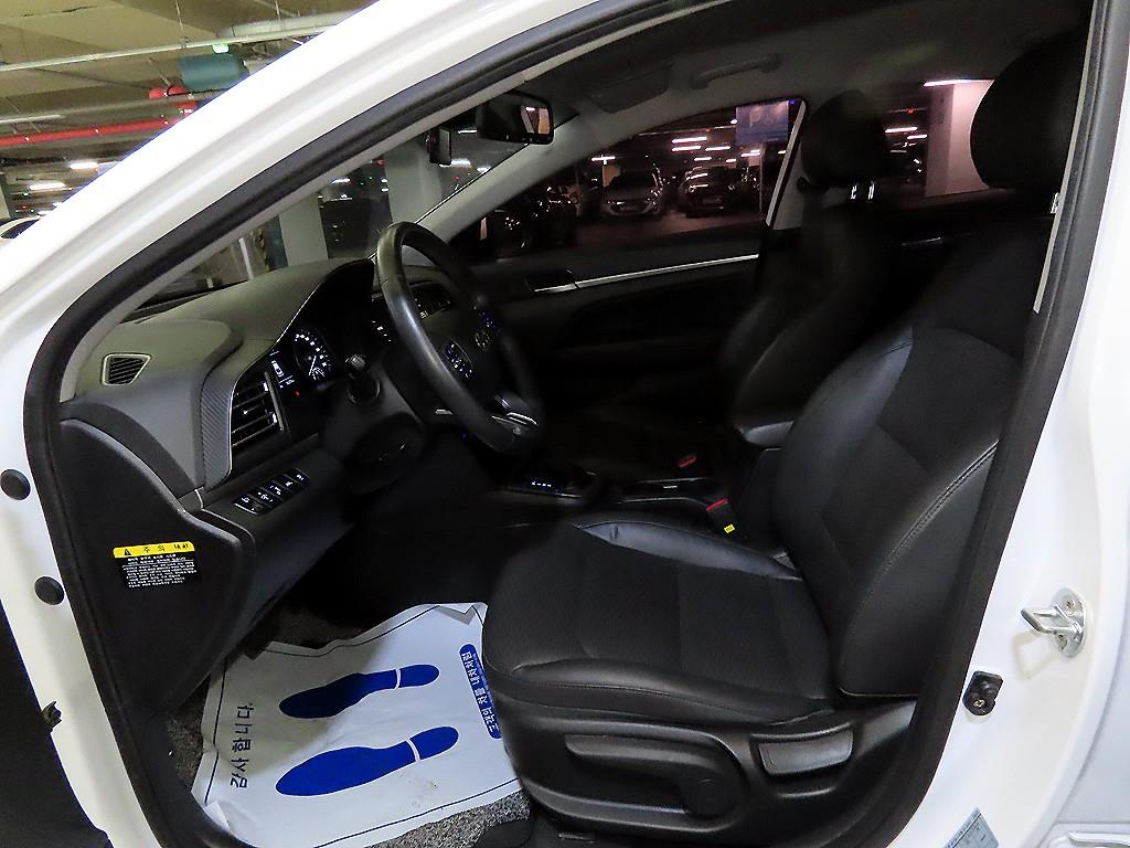 HYUNDAI Avante - Vista 6