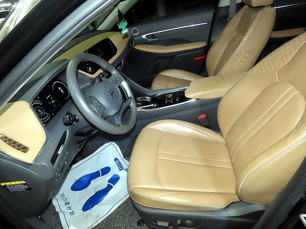 HYUNDAI Sonata - Vista 6