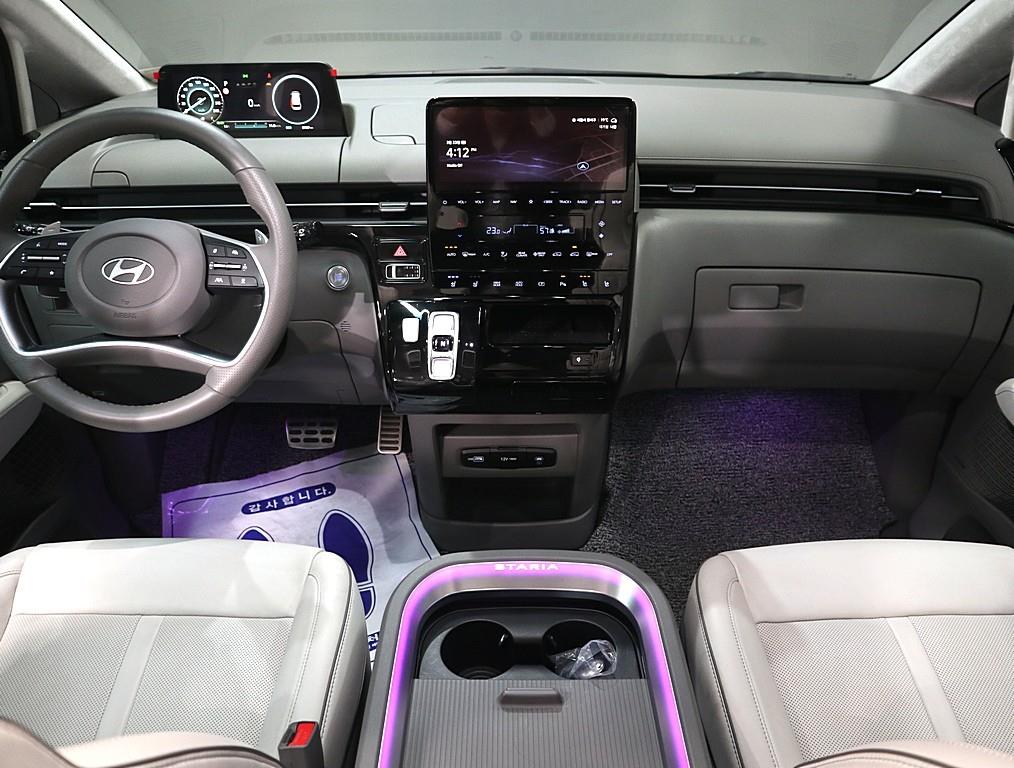 HYUNDAI Staria - Vista 5