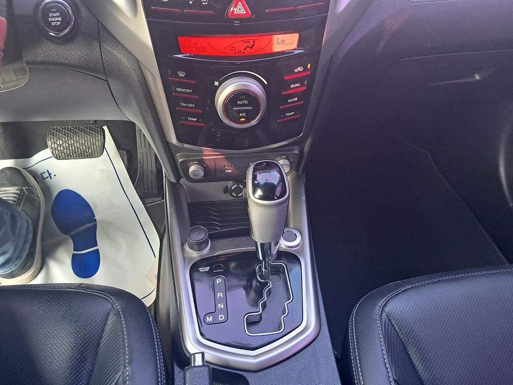 Ssangyong Tivoli - Vista 10