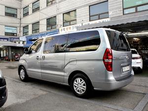 HYUNDAI Starex - Vista 8