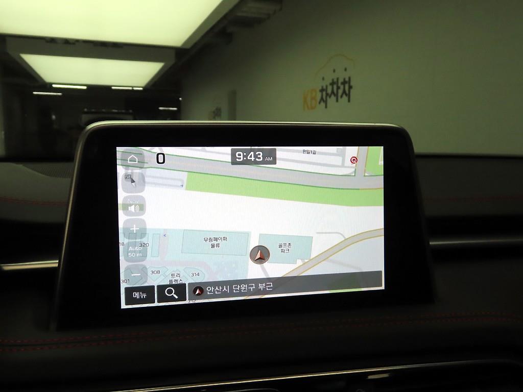 Genesis G70 - Vista 8