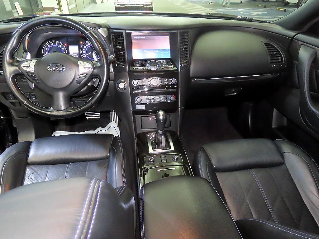 Infiniti QX - Vista 10